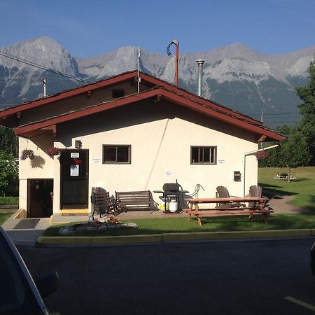 The Gateway Inn Кенмор Екстер'єр фото