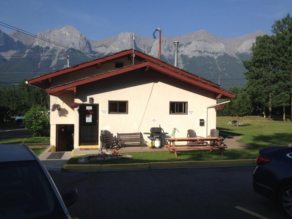 The Gateway Inn Кенмор Екстер'єр фото